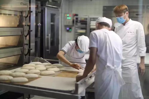 排隊7小時才能喝上的喜茶，竟是這個帥得掉渣的90后男神一手創(chuàng)立